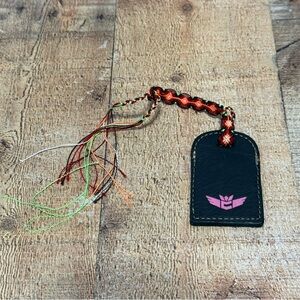 Consuela Black Leather Luggage Tag - Black With Pink Logo Multicolor